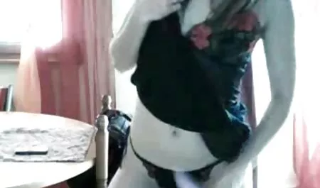 2 hotties می شود باند مقعد و به اشتراک خاطرات سکسی زنم گذاری asscream