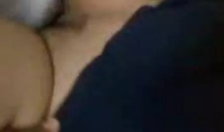 Lesbians خاطرات سکسی من Kissing In Public 2