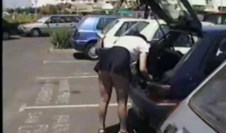 کلو در حال نواختن خاطراتسکسی پیانو ...
